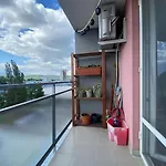 Sunset View, Near The Airport & Private Parking *