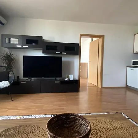 アパート Sunset View, Near The Airport & Private Parking