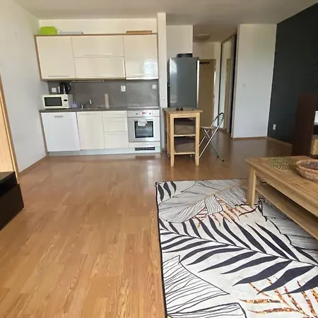 Appartamento Sunset View, Near The Airport & Private Parking