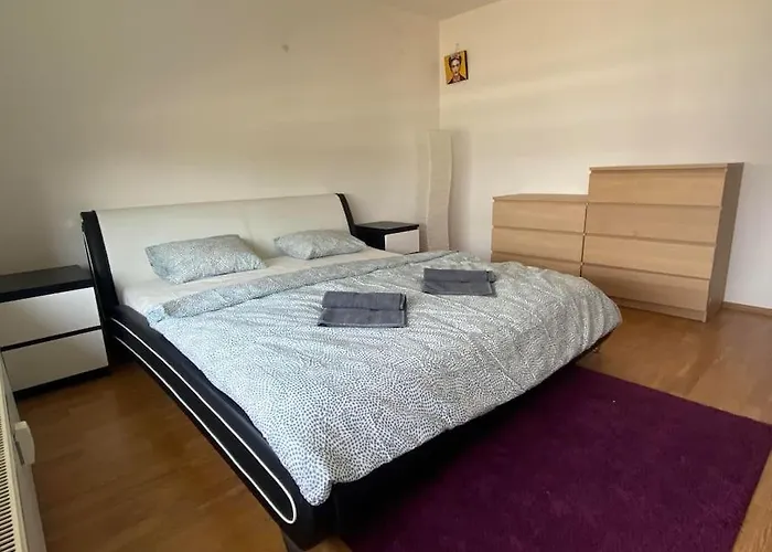 Sunset View, Near The Airport & Private Parking * Bratislava